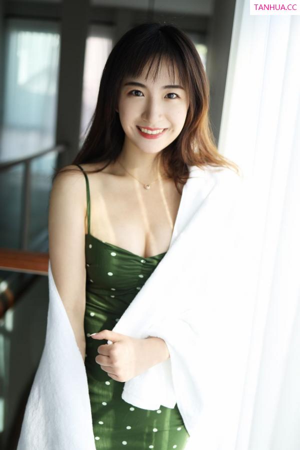 龚天艺 艺儿拿铁 [XIUREN]高清写真图 2019.12.30 艺儿拿铁第25张图片